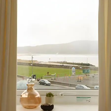 Seaside Escape Peaceful 2Br In Picturesque Wales Apartment Llandudno Exterior photo