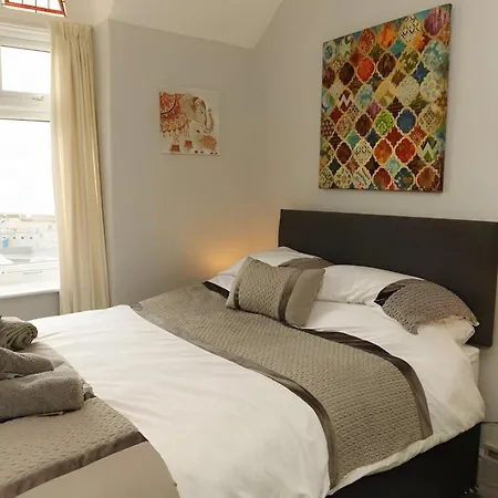 Seaside Escape Peaceful 2Br In Picturesque Wales Apartment Llandudno Exterior photo