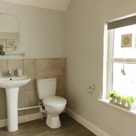 Seaside Escape Peaceful 2Br In Picturesque Wales Apartment Llandudno Exterior photo