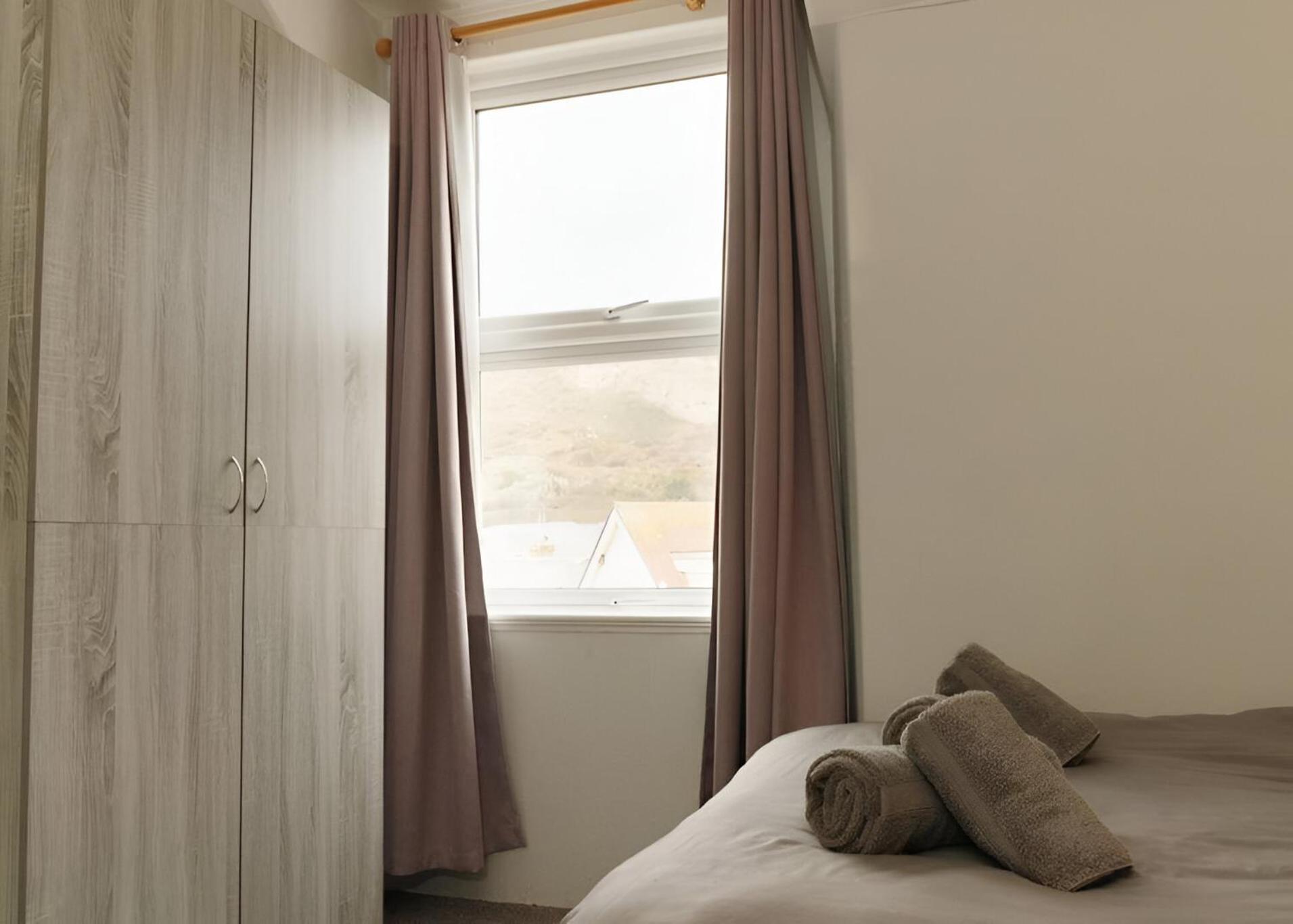 Seaside Escape Peaceful 2br In Picturesque Wales